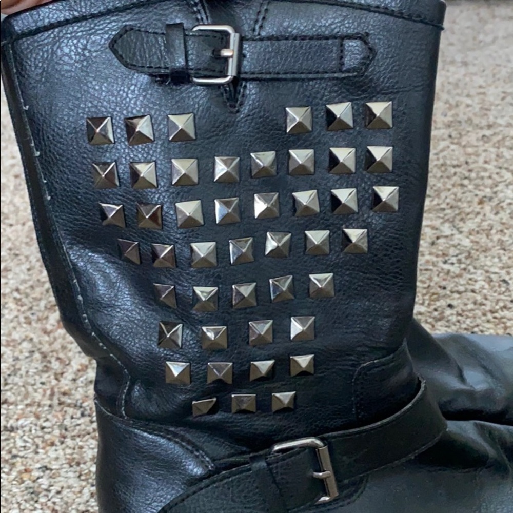 Studded boots - Picture 2 of 5